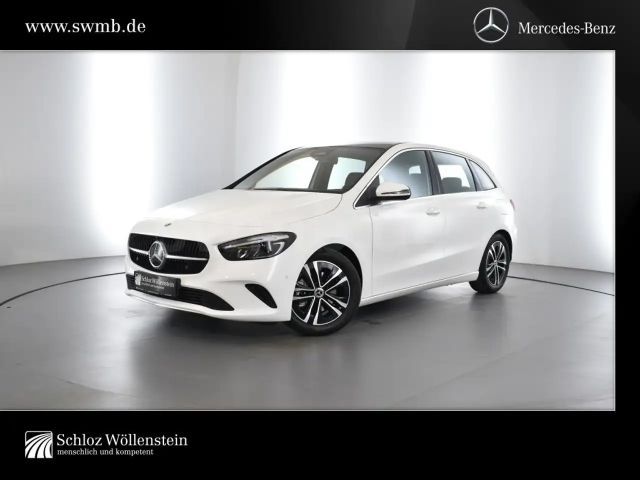 Mercedes-Benz B 180 3,99%/Progressive/LED/DISTRONIC/Pano       /Winter 2025 Benzine