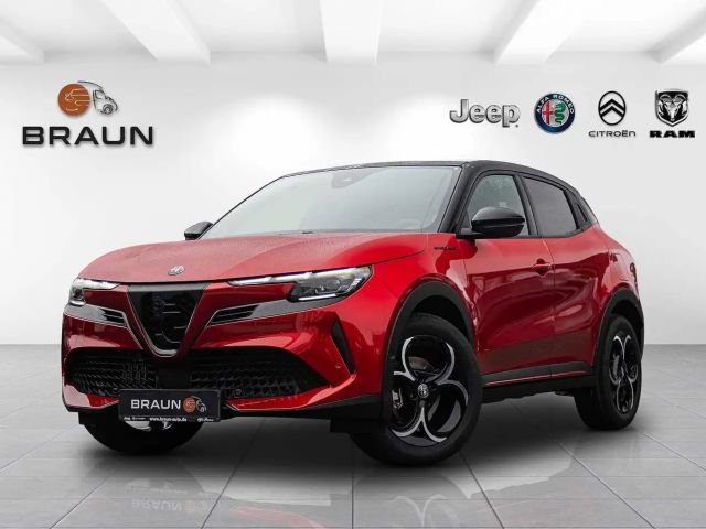 Alfa Romeo Junior Ibrida Speciale 2026 Benzine
