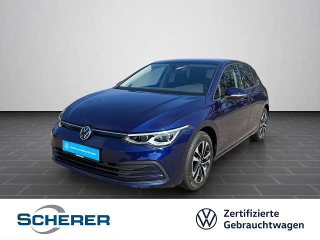 Volkswagen Golf VIII Life 1.0 eTSI DSG KAMERA ACC MATRIX 2021 Benzine