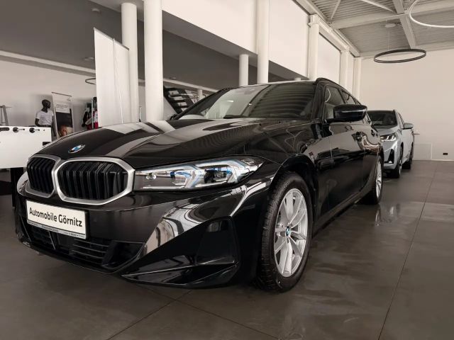 BMW 318 d A TOUR/ACC/LED/SPORTSITZ/HEAD-UP/AHK/RFK/ 2023 Diesel