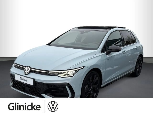 Volkswagen Golf VIII R-Line 1.5 eTSI DSG, PANO, RFK, HEAD-U 2026 Benzine