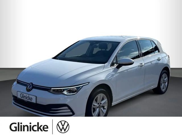 Volkswagen Golf VIII Life 1.5 TSI RFK, NAVI,SHZ, LED 2023 Benzine