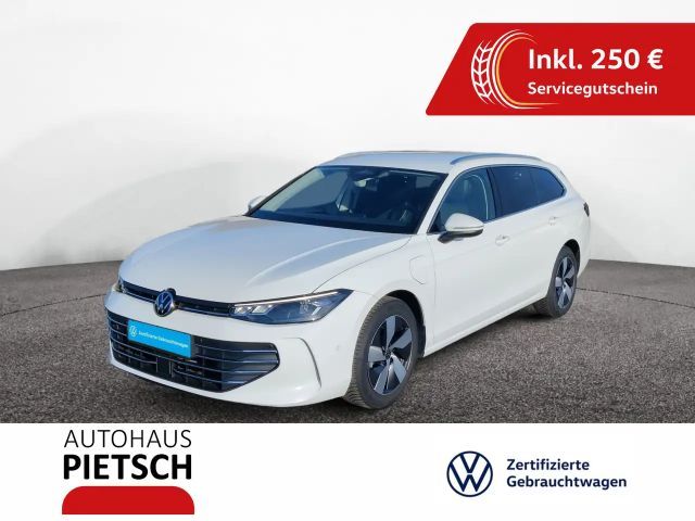 Volkswagen Passat Variant 1.5 TSI eHybrid Business AHK HUD 2025 Hybride / Benzine