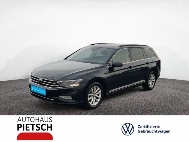 Volkswagen Passat Variant 1.5 TSI DSG Business AHK ACC 2022 Benzine