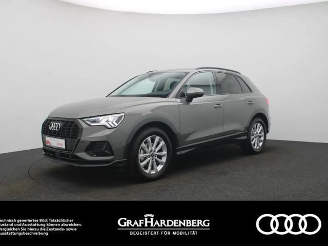 Audi Q3 35 TFSI advanced Matrix Navi ACC AHK SHZ 2025 Benzine