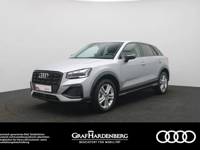 Audi Q2 35 TFSI advanced Matrix Navi AHK SHZ 2025 Benzine