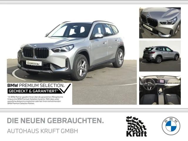 BMW X1 sDrive20i KAMERA+AHK+LM17+SITZHZ+LED 2025 Benzine