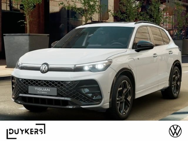 Volkswagen Tiguan R-Line 1.5 Hybrid Black Style PANO LEDER 2025 Hybride / Benzine
