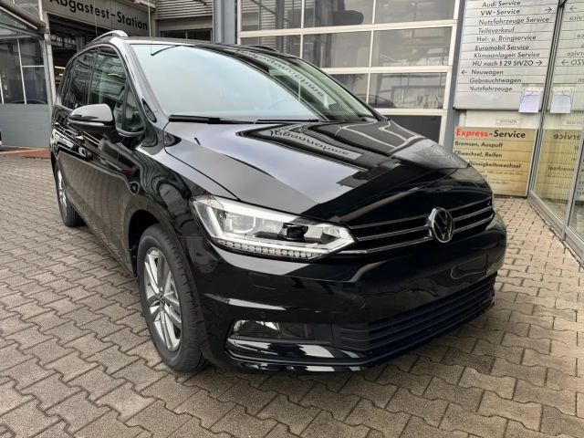 Volkswagen Touran Comfortline 1.5 TSI DSG - 7-Sitzer- 2026 Benzine