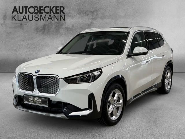 BMW iX1 xDrive30 xLine LMR 18'' Park-Assistent AD AHK-klap 2026 Elektrisch