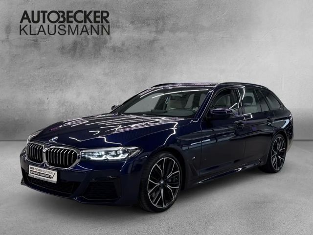 BMW 540 i xDRIVE TOURING M SPORT LC PROF KAMERA LED 2023 Benzine