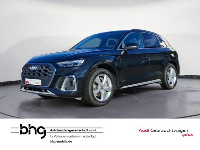 Audi Q5 S line 55TFSI e quattro S tronic Sitzheizung 2021 Hybride / Benzine