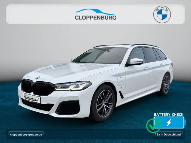 BMW 530 e xDrive Touring M Sportpaket Head-Up+AHK+ACC 2021 Hybride / Benzine