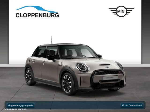 MINI Cooper S 5-Türer Classic Trim Navi+SHZ+KeyGO+LED 2023 Benzine