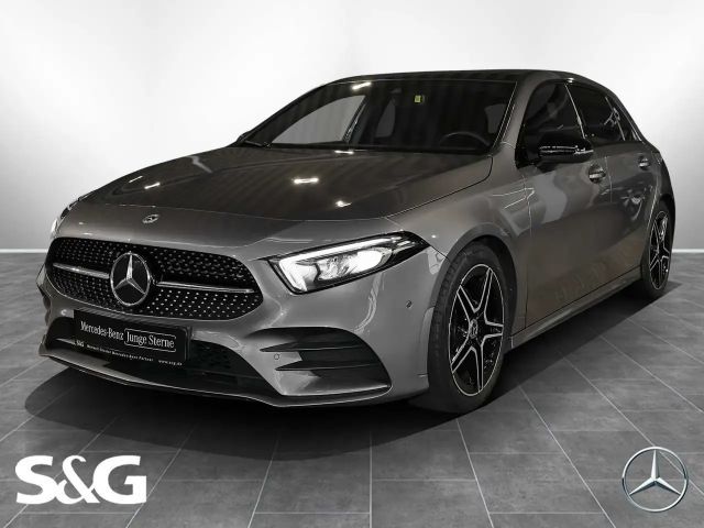 Mercedes-Benz A 200 AMG TTOWINKEL+KAMERA+PANO+CARPLAY+LED+18" 2022 Benzine