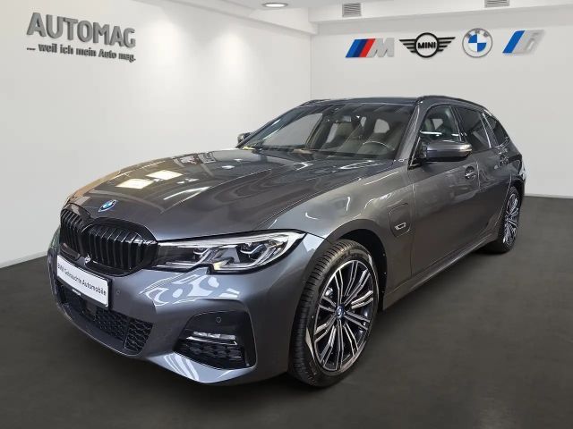 BMW 330 e xDrive Touring M-Sport*Laser*HeadUp*ParkAssist*D 2022 Hybride / Benzine