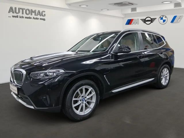 BMW X3 xDrive30e AHK*ParkAss*AktiveGeschw*Lenkradheizung 2023 Hybride / Benzine