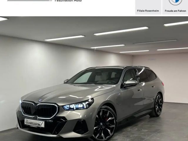 BMW 550 e xDrive Touring M Sportpaket Pro Harman/Kardon Pa 2025 Hybride / Benzine