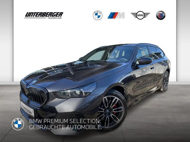BMW 530 e xDrive Touring M Sportpaket Pro-BMW Iconic Glow- 2025 Hybride / Benzine