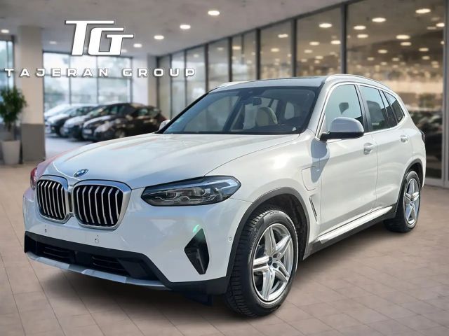 BMW X3 30e*xDrive*H K*SHZ*LED*PDC*ACC*Pano*Navi*RCam 2022 Hybride / Benzine
