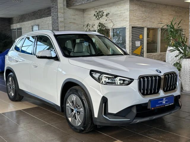 BMW X1 30 xDrive Pano Premium WideScreen Navi R.Cam 2023 Elektrisch
