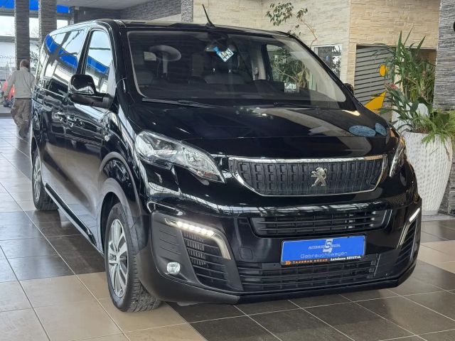 Peugeot Traveller