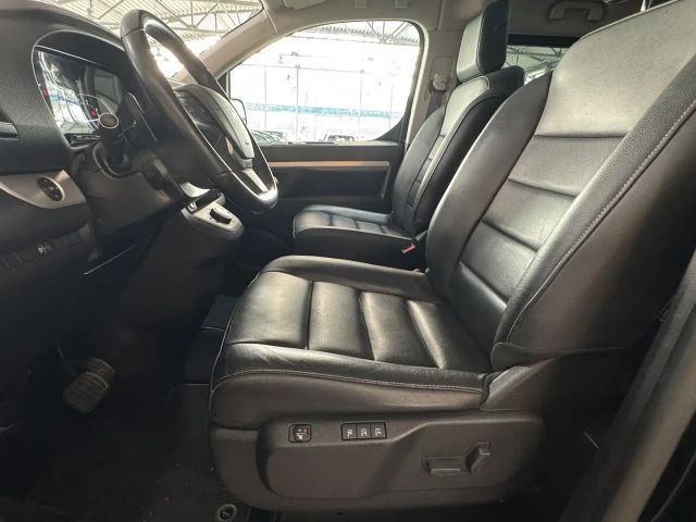 Peugeot Traveller