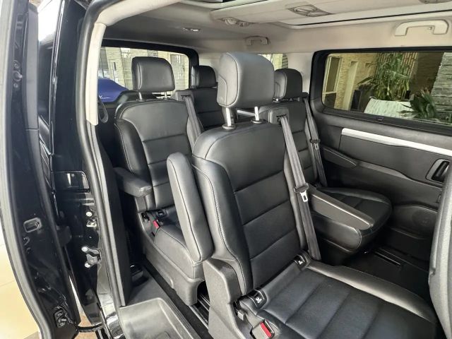 Peugeot Traveller