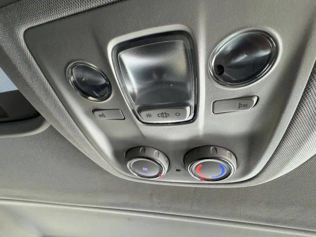 Peugeot Traveller