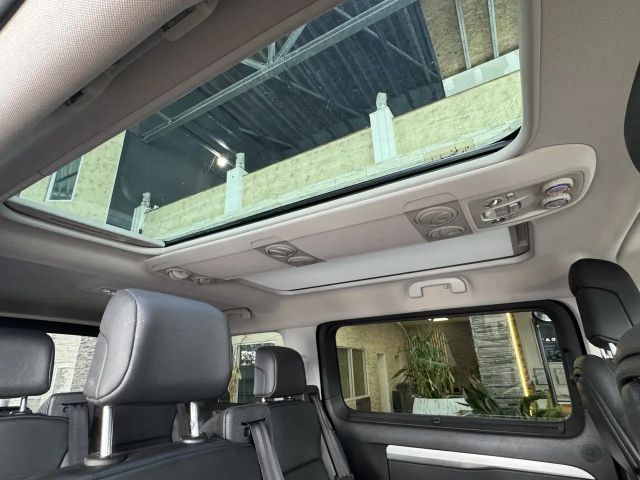 Peugeot Traveller