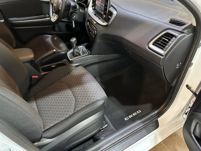 Kia Ceed / cee'd