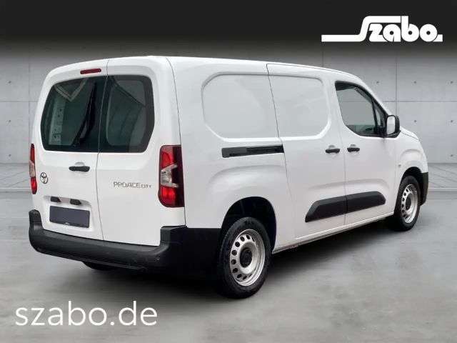 Toyota Proace City