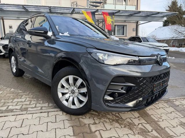 Volkswagen Tiguan 2.0 TSI 4Motion R-Line, Vollausstattung!! 2025 Benzine