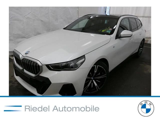 BMW 540 d xDrive Touring M Sportpaket*Pano*AHK*Stdhzg 2025 Diesel