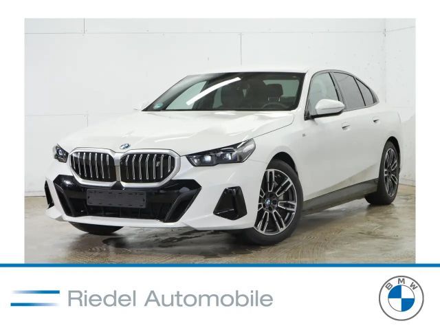 BMW i5 eDrive40 M Sportpaket AHK DAPro B&W adapLED 2025 Elektrisch