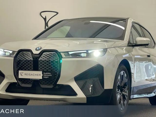 BMW iX xDrive40 Sportpaket AHK LCPro ACC 360° Pano 2023 Elektrisch