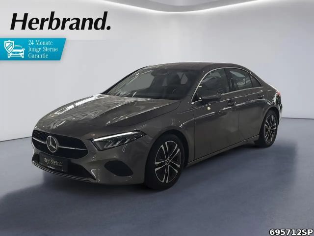 Mercedes-Benz A 180 Progressive  LED Kamera 17" Lenkradhzg. 2025 Benzine