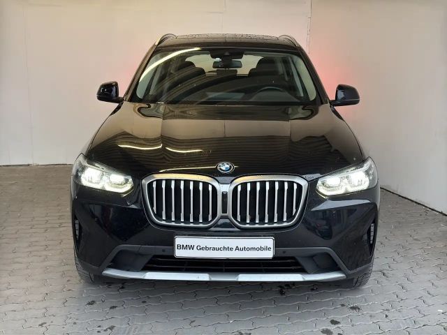 BMW X3 xDrive30e LiveCock.HUD.PGD.ParkAss.SHZ.DriveA 2022 Hybride / Benzine