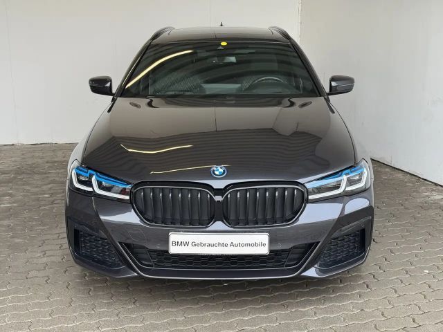 BMW 530 e Tour. M Sport Laser.CockProf.HUD.AHK.PGD.SH 2022 Hybride / Benzine