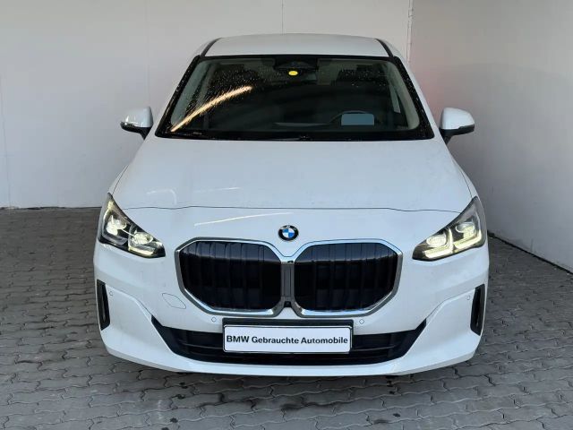 BMW 220 iA Active Tourer LiveCock.HUD.AHK.ParkAss.SHZ 2023 Benzine