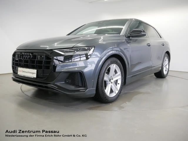 Audi Q8 55 TFSI e quattro tiptr. S line LED AHK virt. Cock 2022 Hybride / Benzine