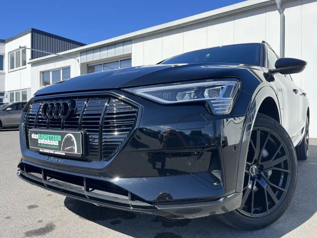 Audi e-tron 55 Advanced 215€ m.20% Anz. 21 Zoll Optikp. AHK 2022 Elektrisch