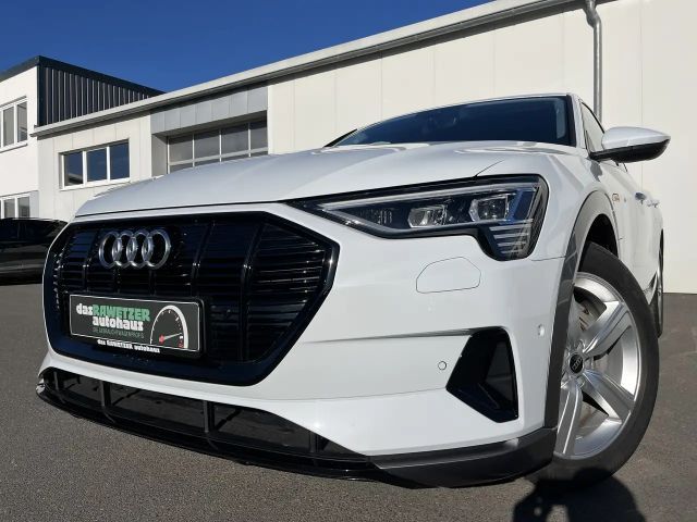 Audi e-tron 55 Advanced € m.20% Anz. 198€ m.20% Anz. 95kWh 2023 Elektrisch