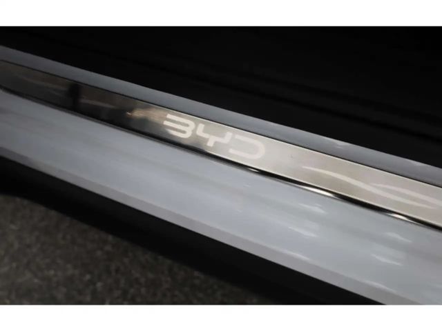 BYD Sealion 7