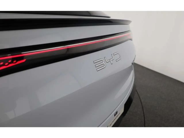 BYD Sealion 7