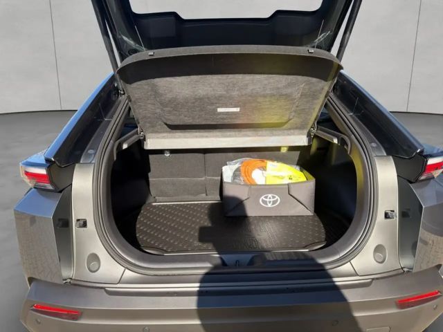 Toyota C-HR+