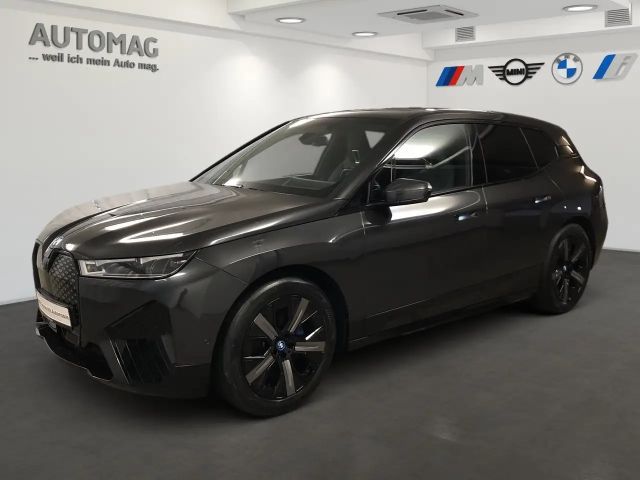BMW iX xDrive40 Sportpaket*Laser*AHK*SkyLounge*DrivingAss 2023 Elektrisch
