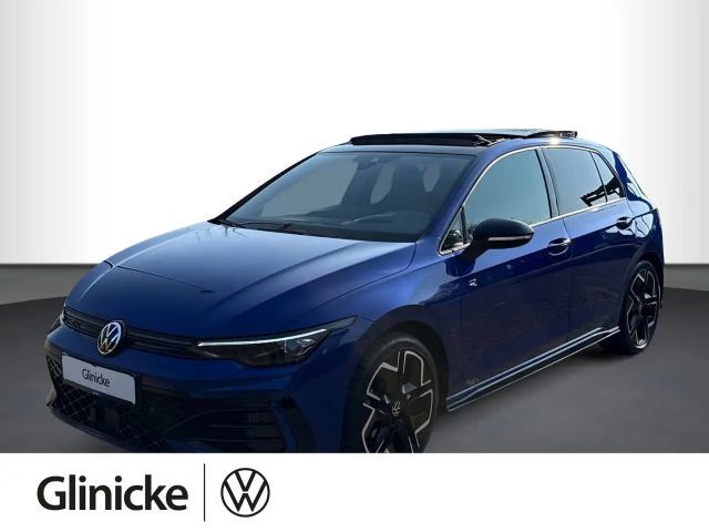 Volkswagen Golf VIII R-Line 1.5 eTSI DSG, PANO, HEAD-UP, AH 2025 Benzine