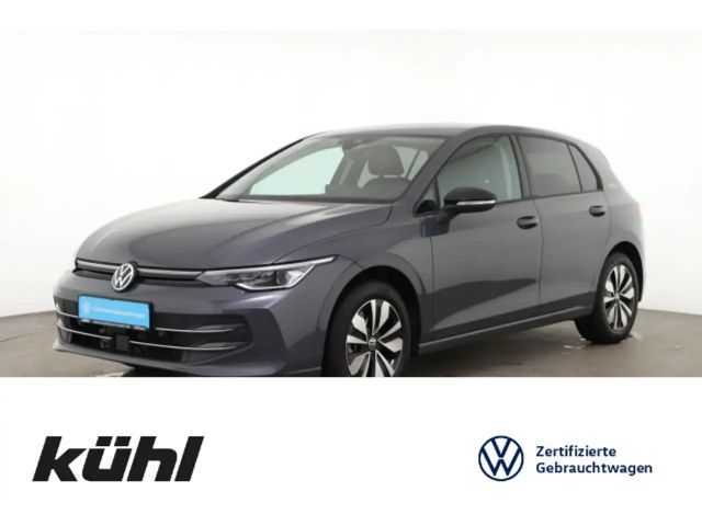 Volkswagen Golf 8 VIII 1.5 eTSI DSG Goal LED+/ACC/Kamera/Ap 2025 Benzine