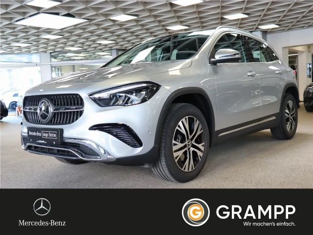 Mercedes-Benz GLA 200 2024 Benzine